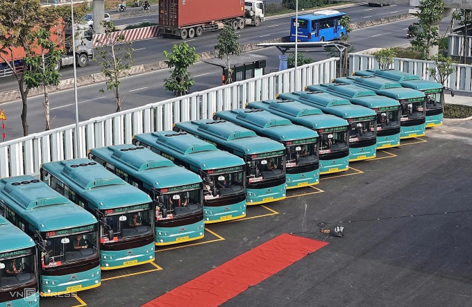 胡志明市新增近600輛新公交車