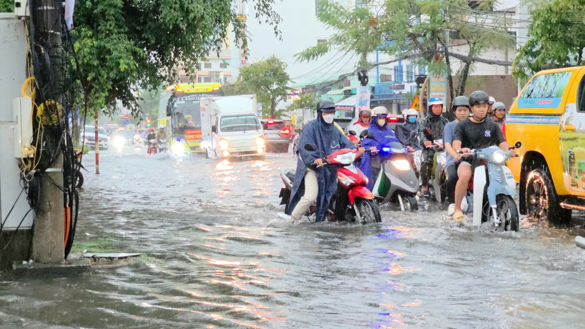 雨季開始以來最大降雨後,芹苴預計將繼續有超過100毫米的降雨