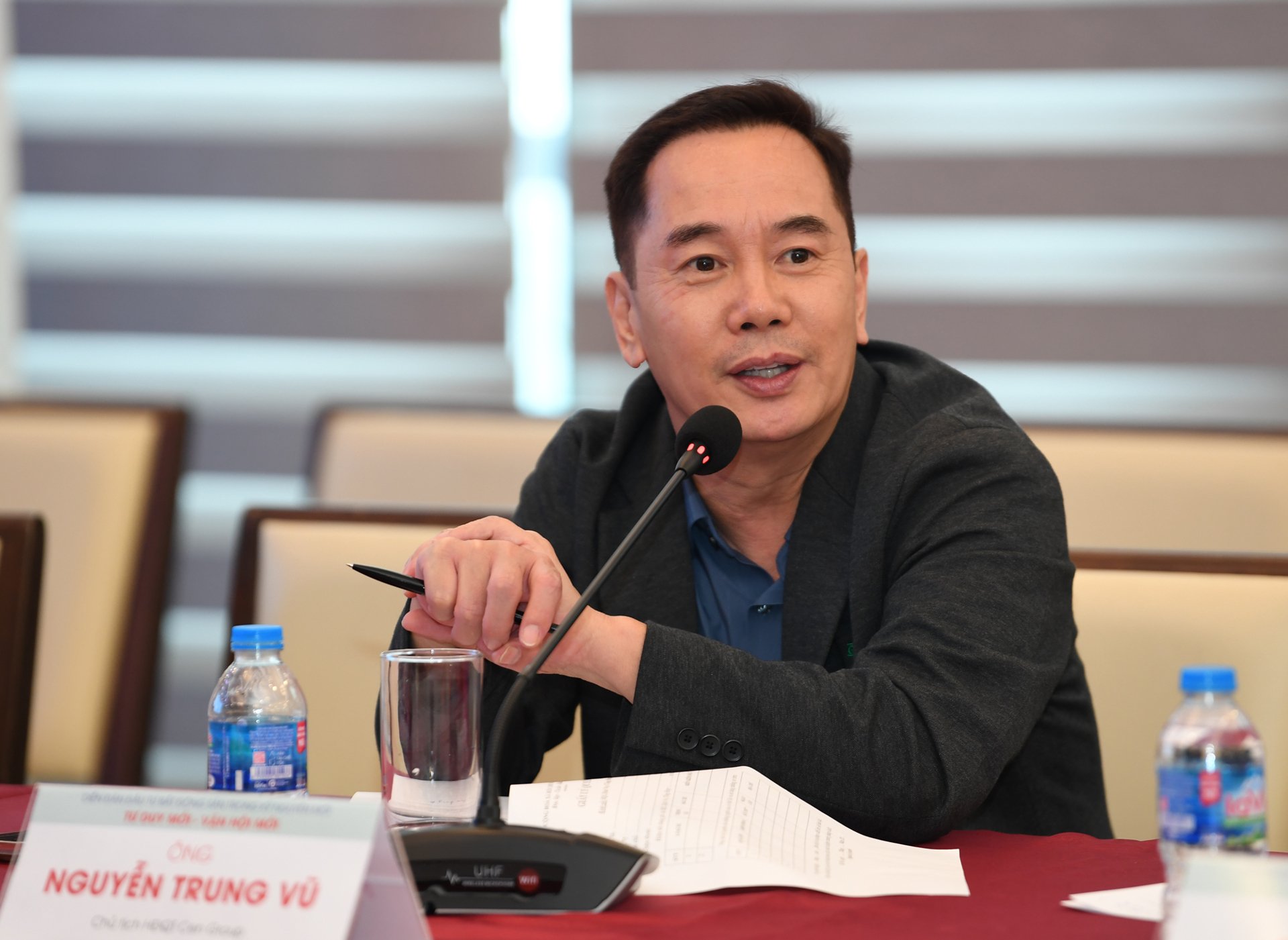 ‘天價’土地價格是房地產市場的問題