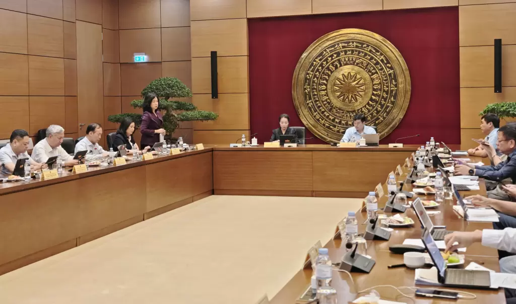 越南衛生部長稱撥付率不能完整反映公共投資項目實效 · 報道配圖