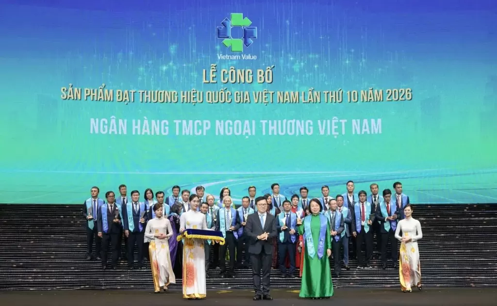Vietcombank连续十届获评越南国家品牌,为唯一全勤银行 · 报道配图