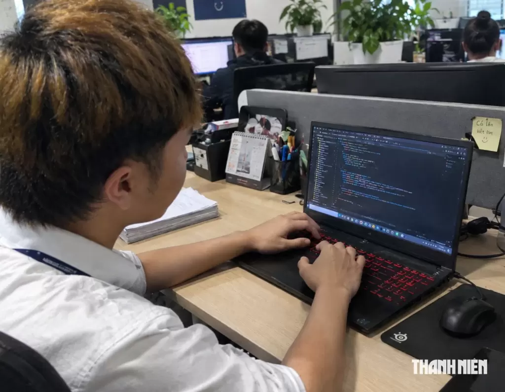 有AI辅助工作时,劳动者是否需要每天工作满8小时?