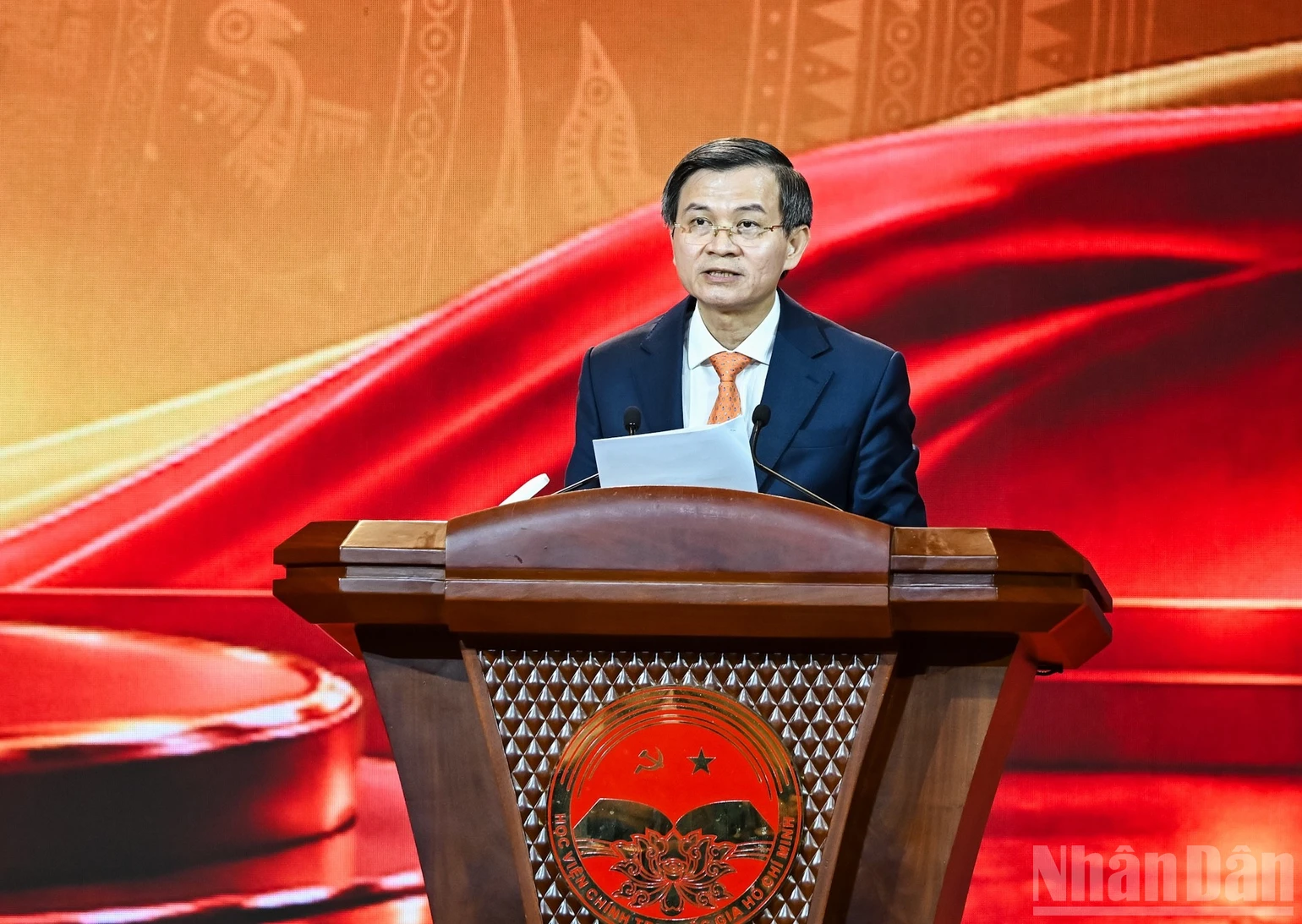 段明訓在頒獎典禮上發言
