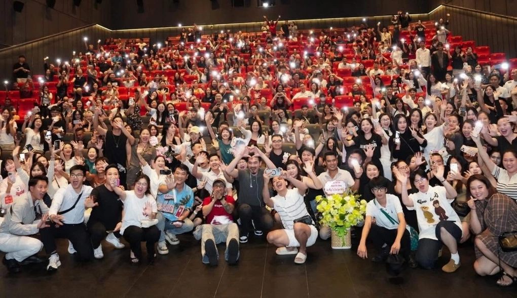 《贩卖营》剧组10月10日在cine-tour活动中与海防观众交流。图:剧组提供