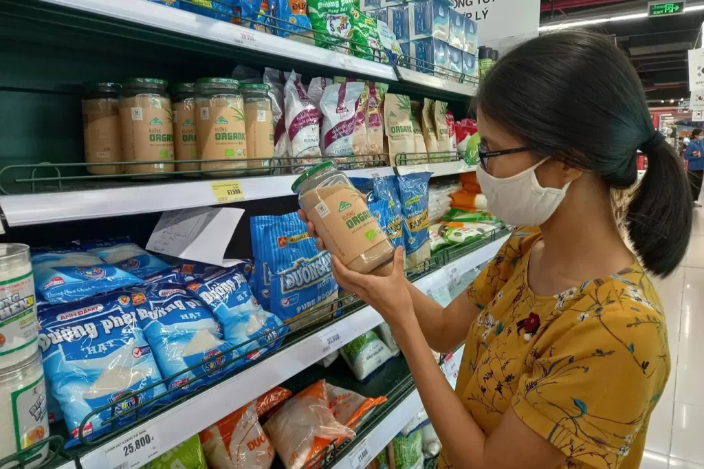 越南糖协称走私糖价格跌至每公斤1.8万越盾,挤压国产糖 · 报道配图