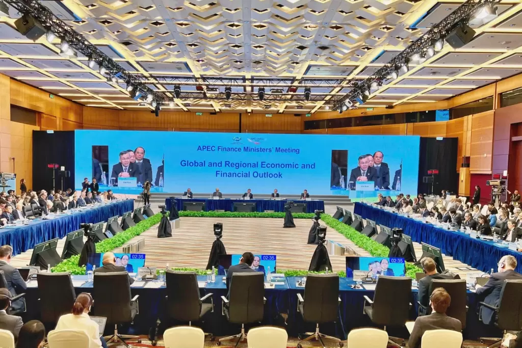 越南财长吴文俊在香港APEC财长会发言介绍经济形势 · 报道配图