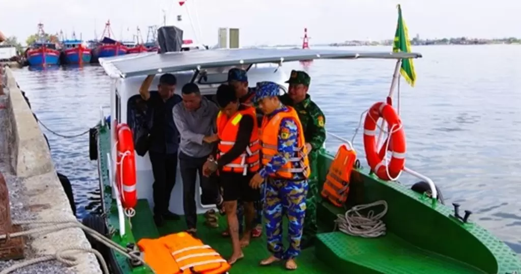 宁平边防海上抓获安江省通缉人员