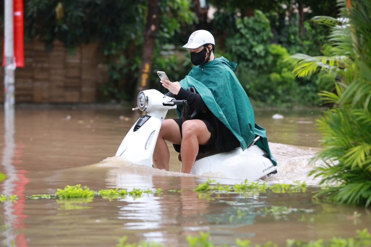 电动摩托车涉水