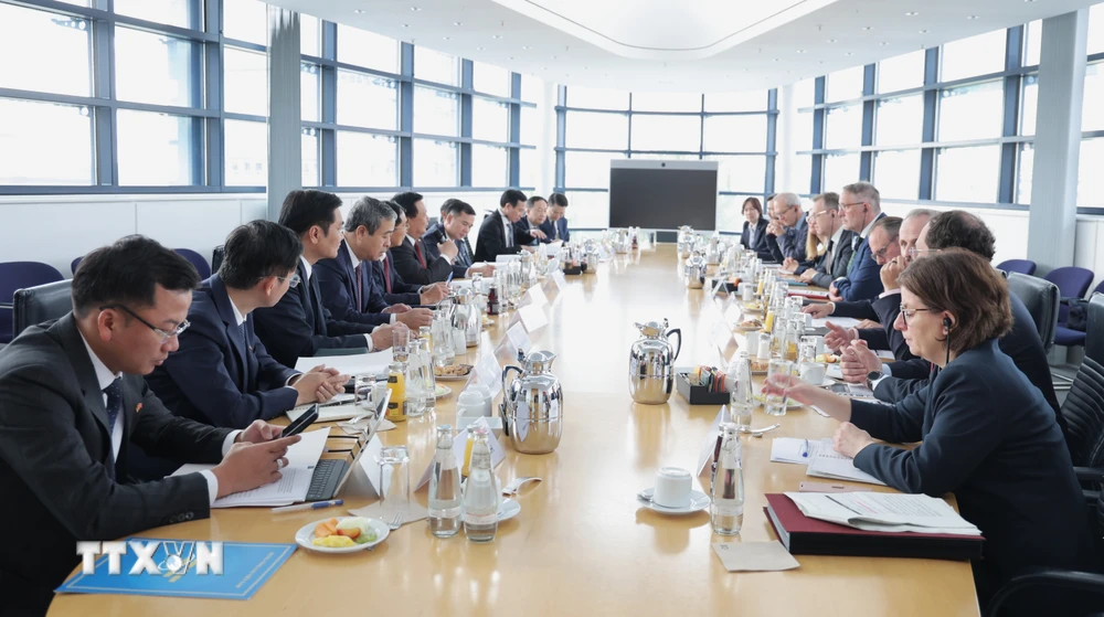 越共与德国社民党年度政治对话