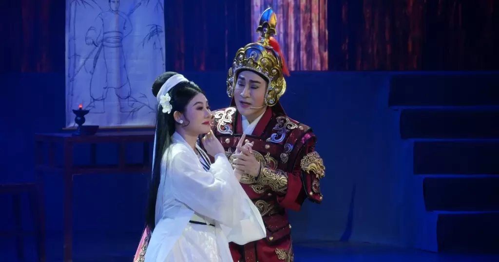 越南艺术家金秀龙举行60岁生日纪念live show