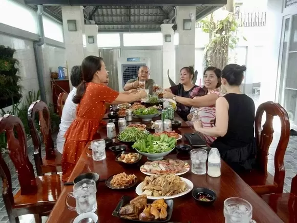 越南演员黎俊英息影后转营餐馆,后已歇业 · 报道配图