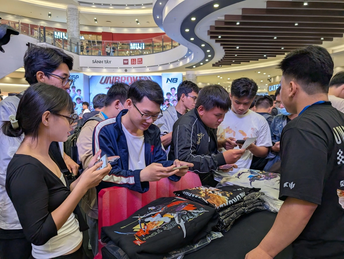 西贡幻影4比1胜Noob Team夺VMC秋季赛冠军 · 报道配图