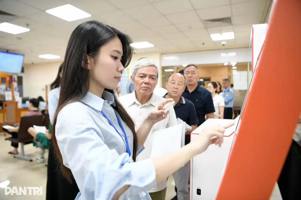 越共政治局要求2026年建成统一岗位编制数据库 · 报道配图