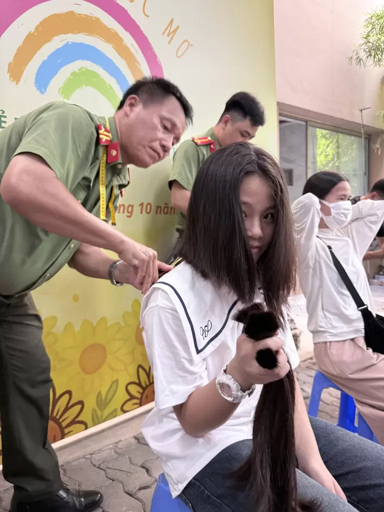 捐出的头发,为病人献出的热血——图2。