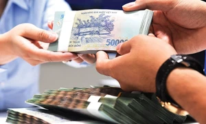 孙鹏涉侵犯“Hằng Du Mục”商标权 在胡志明市被逮捕 · 报道配图