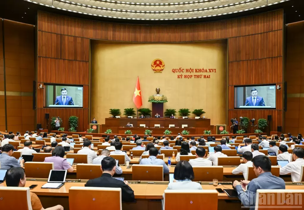 越南国会审议四部商业法律修订草案,拟精简20项行政手续 · 报道配图