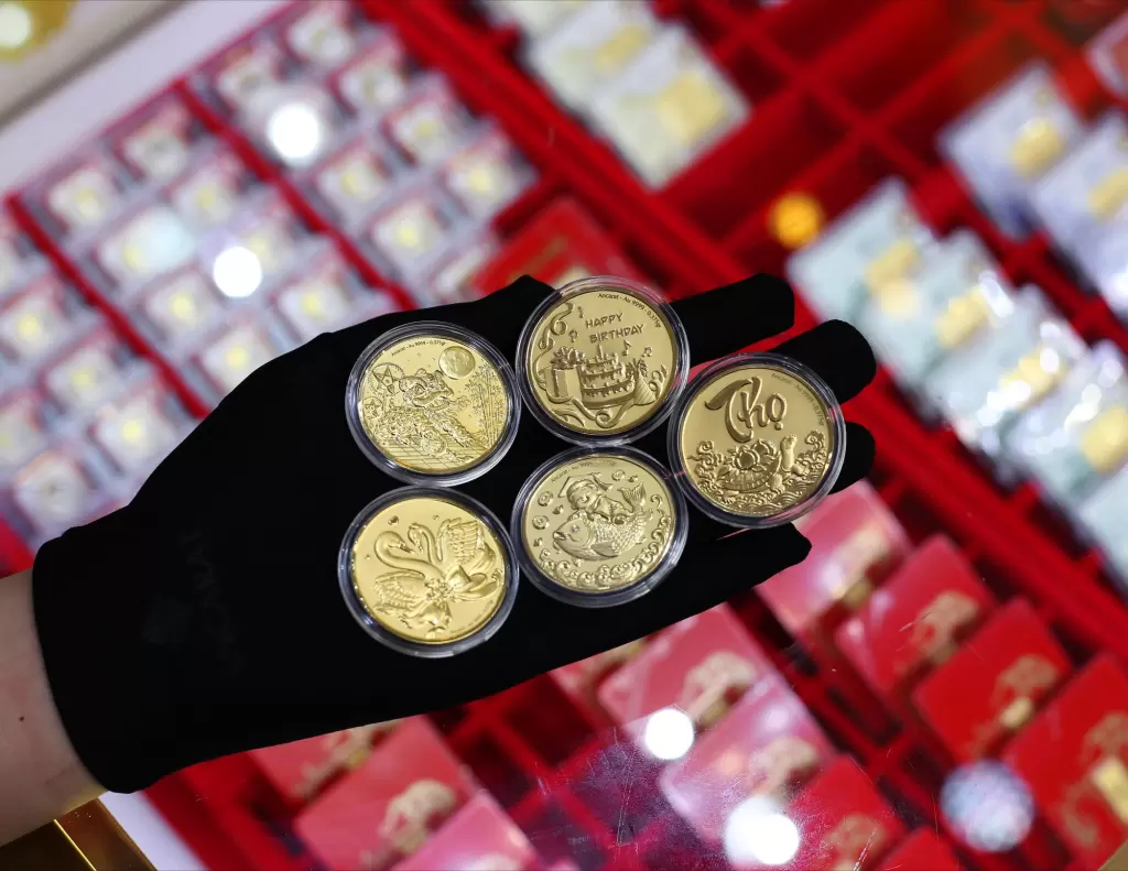 越南国内金价10月20日每两再跌逾100万越盾 · 报道配图