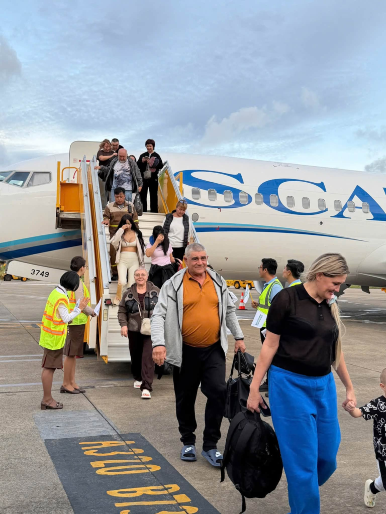 SCAT航空恢复哈萨克斯坦至富国岛航线,首班载184人抵达 · 报道配图