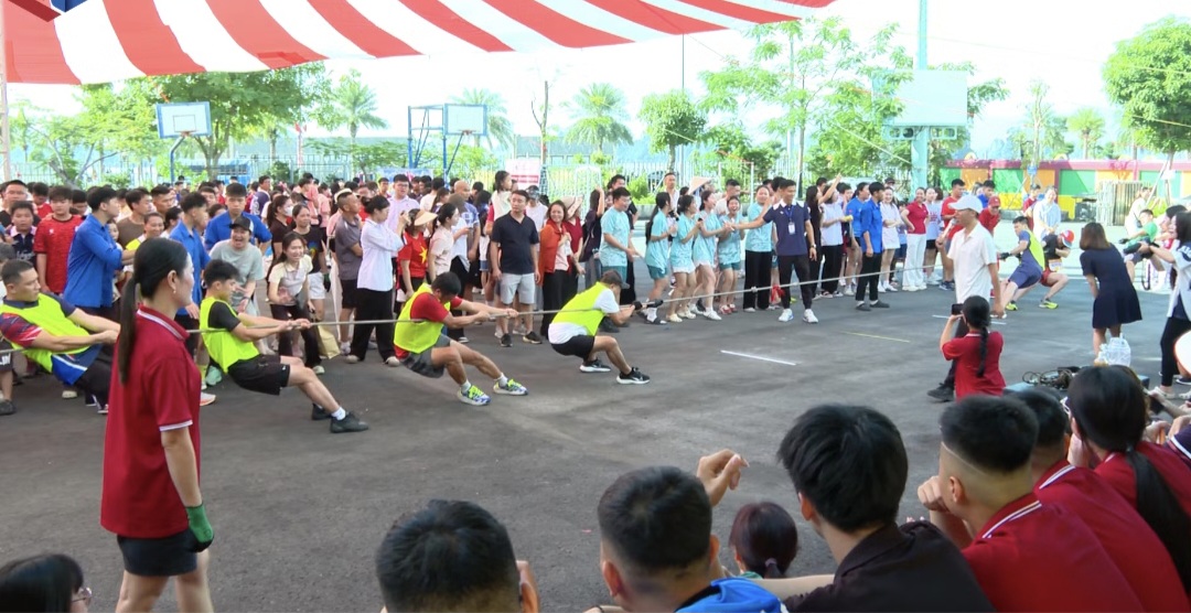 广宁黎圣宗学校举办第四届家庭日 近2000人参与 · 报道配图