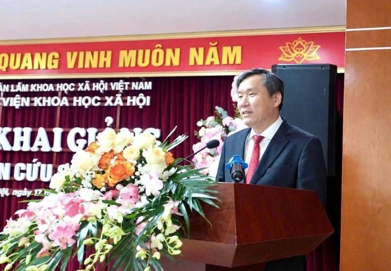 越南社科院舉行研究生開學典禮，強調跨學科與實踐結合 · 報道配圖