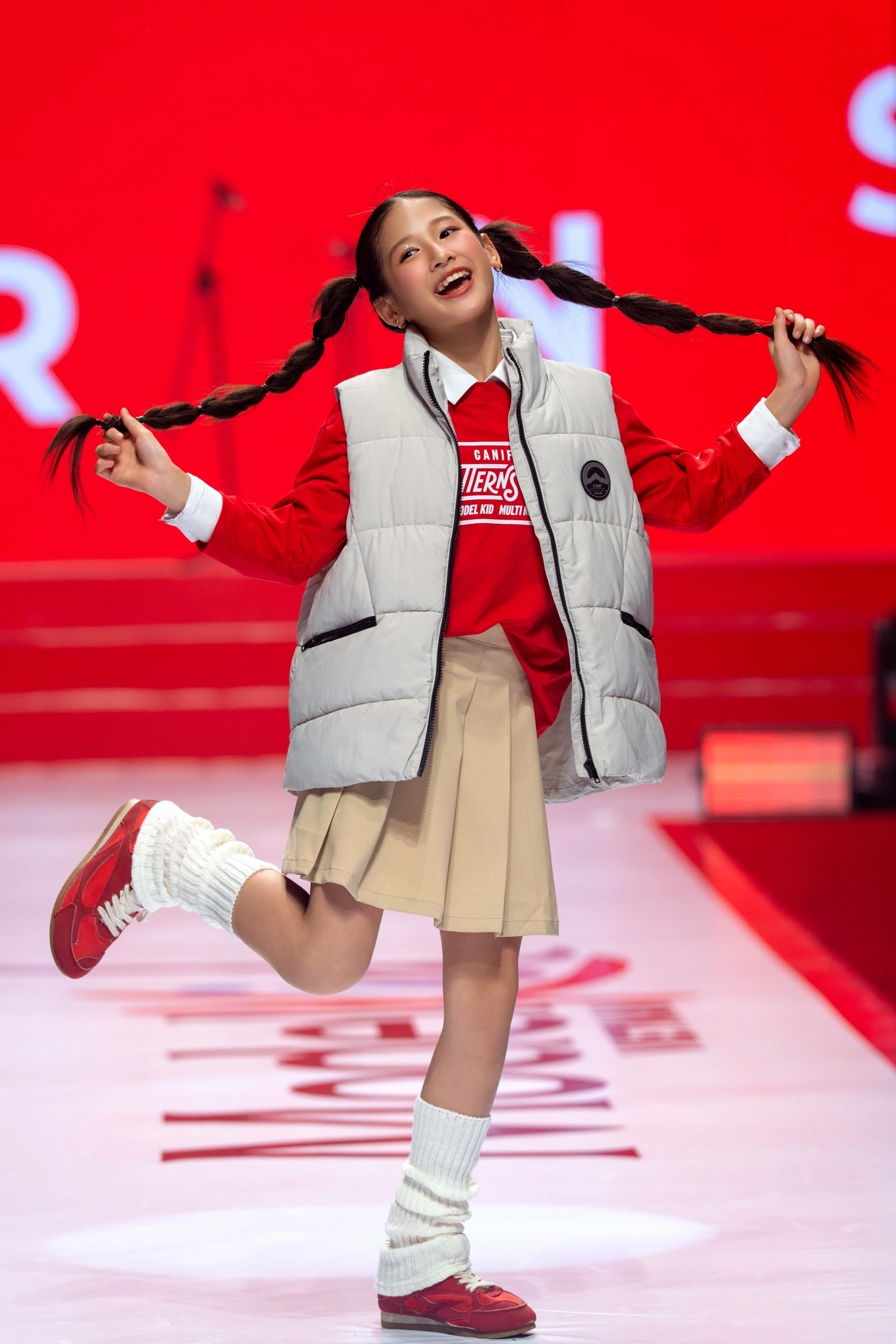 谢林儿在Model Kid Vietnam总决赛走秀