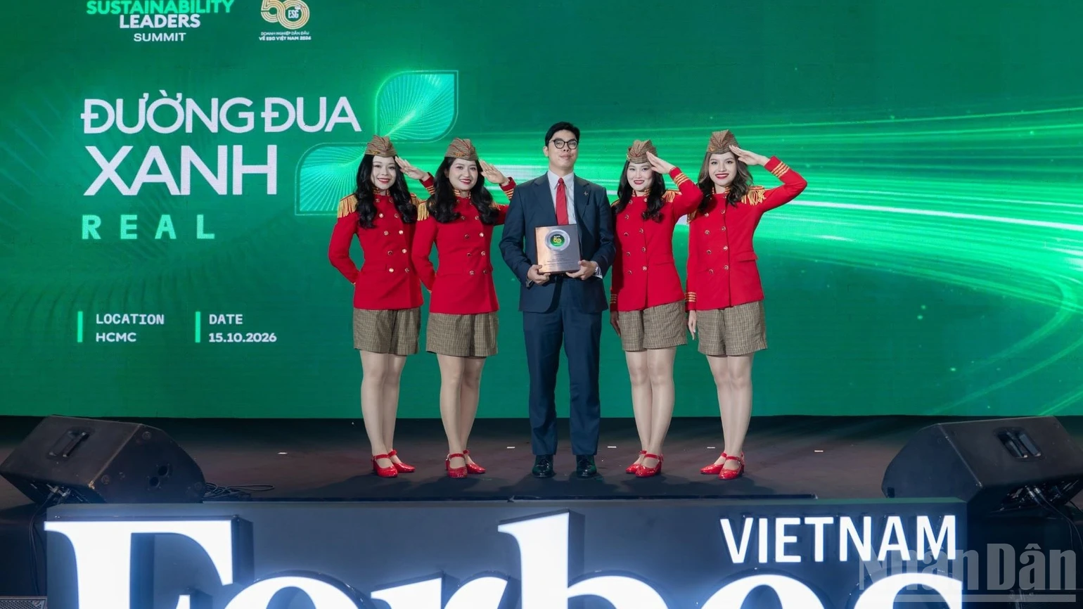 Vietjet入选福布斯越南ESG领先企业50强 · 报道配图