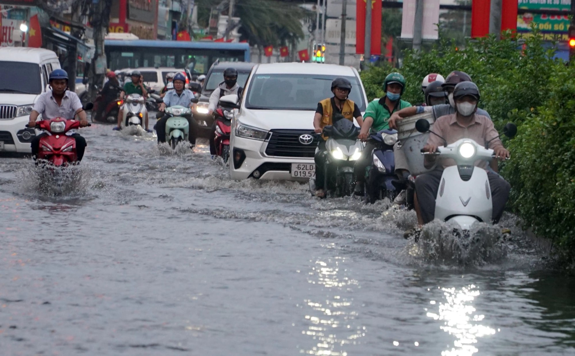 胡志明市道路积水
