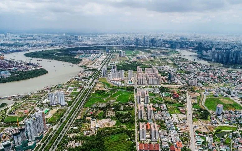 河内拟2026至2030年从土地筹集80万亿越盾投资资金 · 报道配图