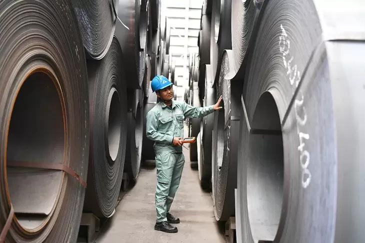越南三家鋼鐵企業三季度稅後利潤同比大幅增長 · 報道配圖