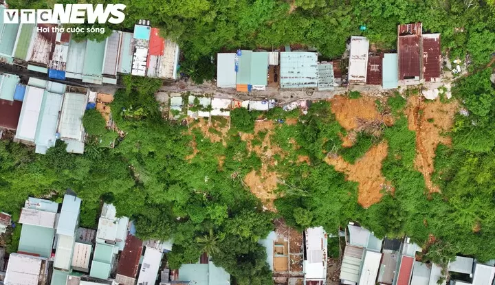 嘉莱归仁山体滑坡区拟整体搬迁228户居民 · 报道配图