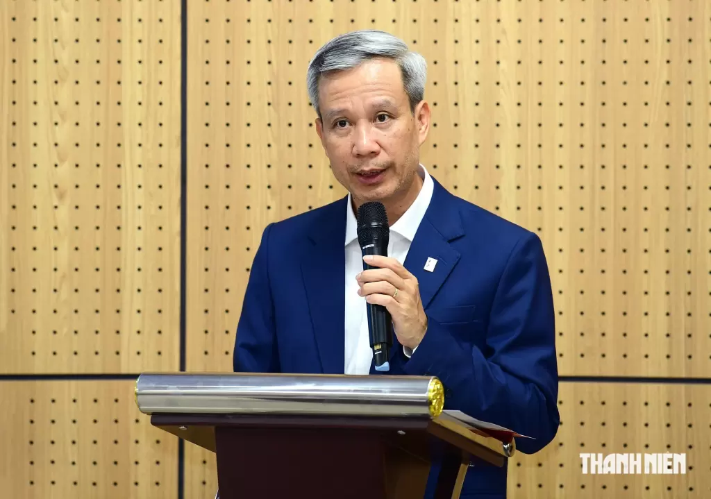 老撾中央青年團高級代表團訪問河內理工大學