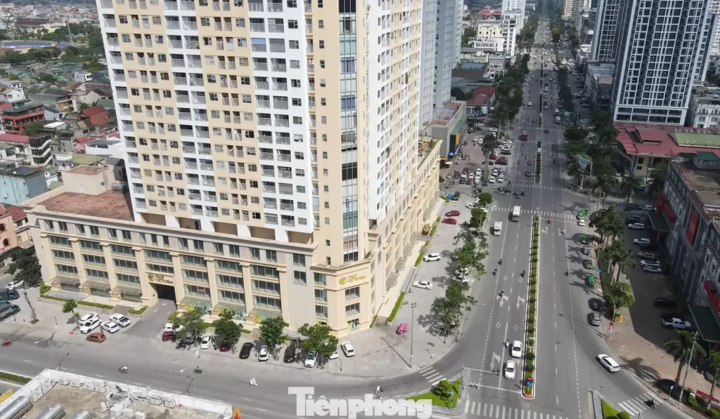 胡志明市两卡拉OK店被指组织女员工卖淫 · 报道配图