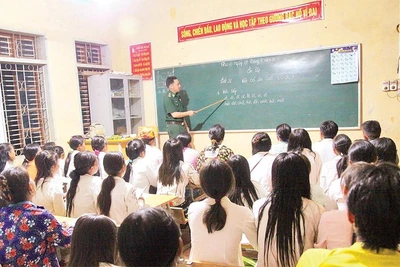 太原省向扫盲学员发放每人200万越南盾补贴 · 报道配图