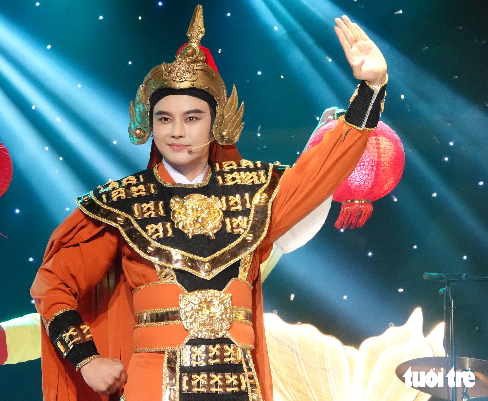 武明林在新版《南窗少妇》中饰演张冠