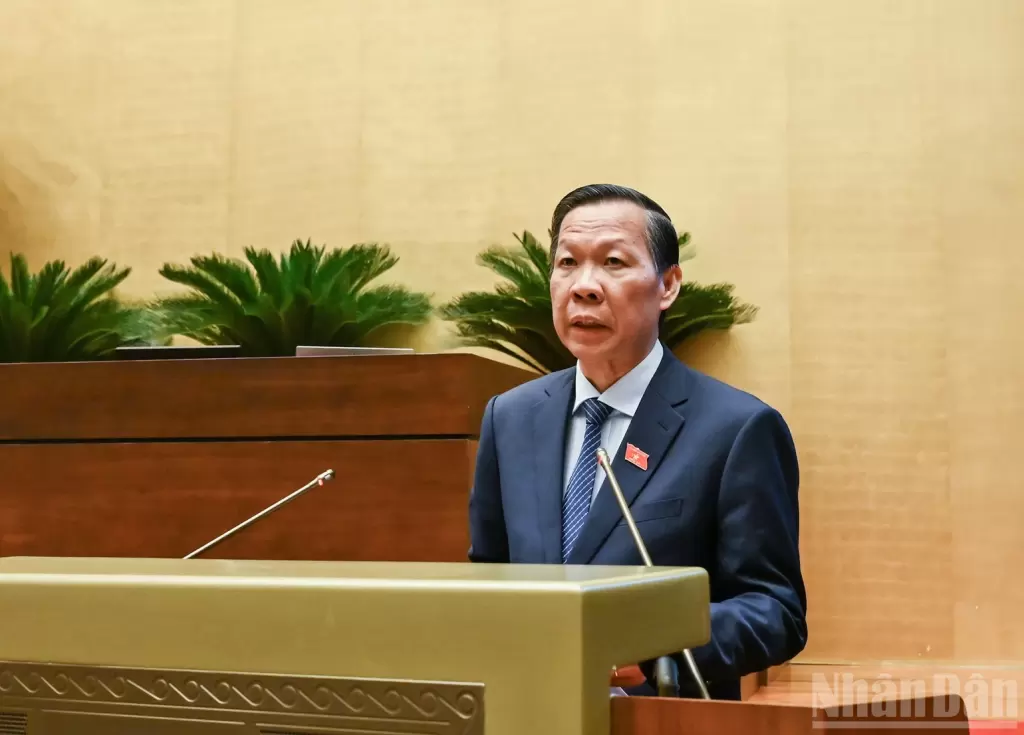 越南国会审议四部商业法律修订草案,拟精简20项行政手续 · 报道配图