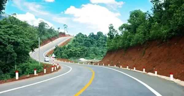 越南建設部報告胡志明公路全線貫通進度,部分路段延至2027年 · 報道配圖