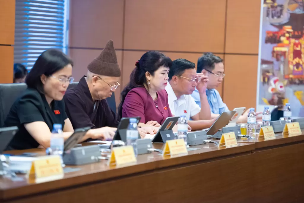 越南国会讨论经济计划 陈锦秀要求控制通胀并严管电价 · 报道配图