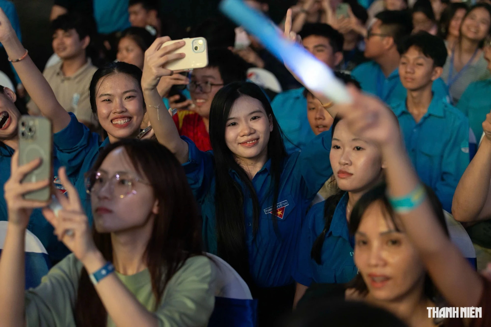 胡志明市青年联合会成立70周年 阮惠步行街举行青年音乐会 · 报道配图
