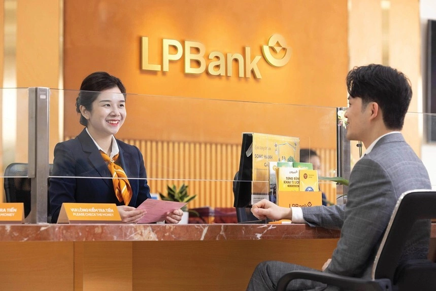 越南国家银行要求降息后,LPBank下调存贷款年利率 · 报道配图
