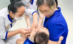 胡志明市一學校4名學生感染B群腦膜炎球菌 1人死亡 · 報道配圖