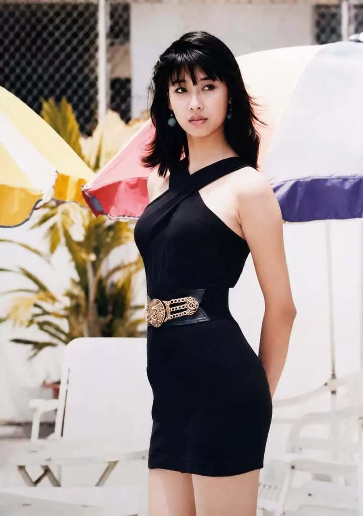 1992年越南小姐30多年前存檔照片中的容貌。