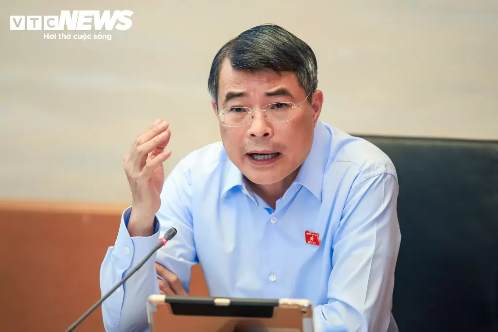 越南总理在国会分组讨论称土地和房地产价格必将下降
