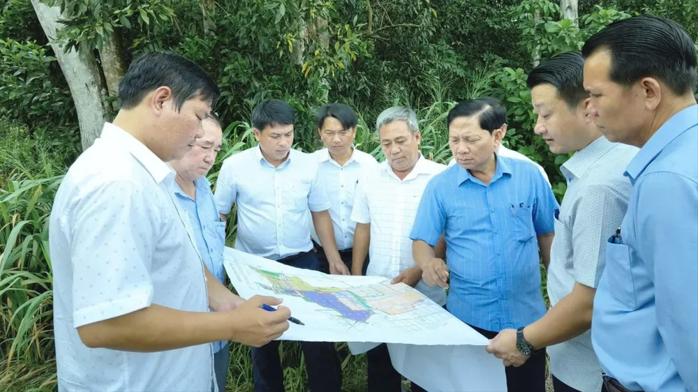 胡志明市Trừ Văn Thố乡党委派员盯点28个基层党组织 · 报道配图