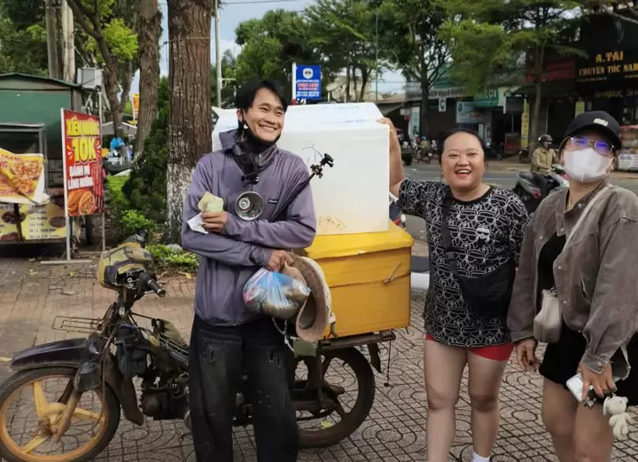 民眾前來支持創業青年