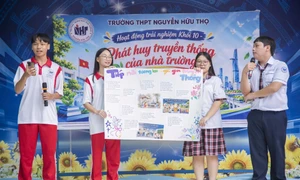 胡志明市学校整合后逾2400名校长副校长转任教师 · 报道配图