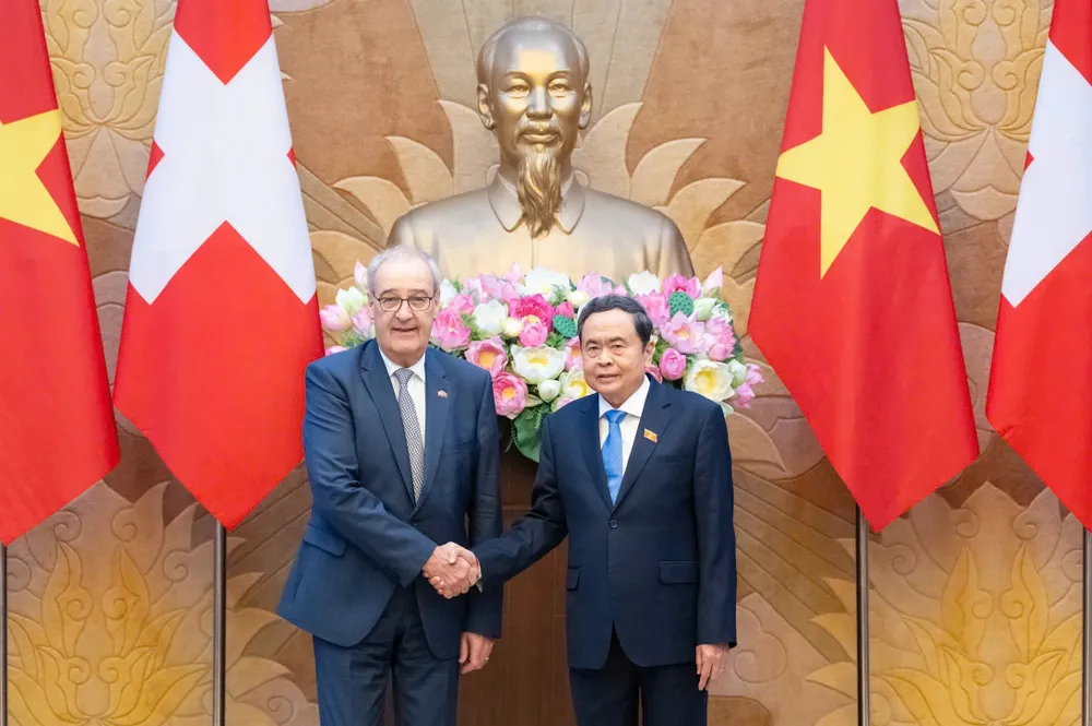 国会主席陈青敏与瑞士联邦总统居伊·帕姆兰。