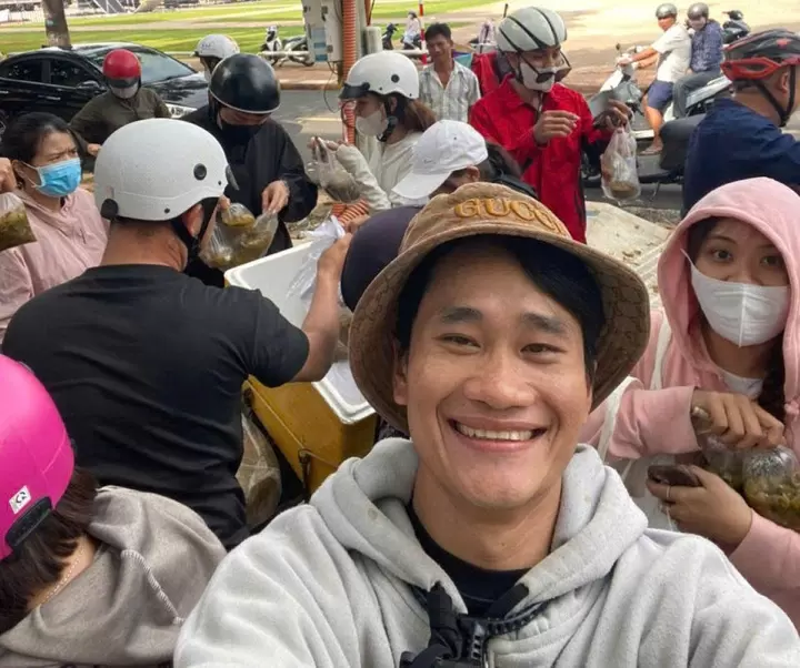 年輕人將埃地族美食與文化傳播給民眾