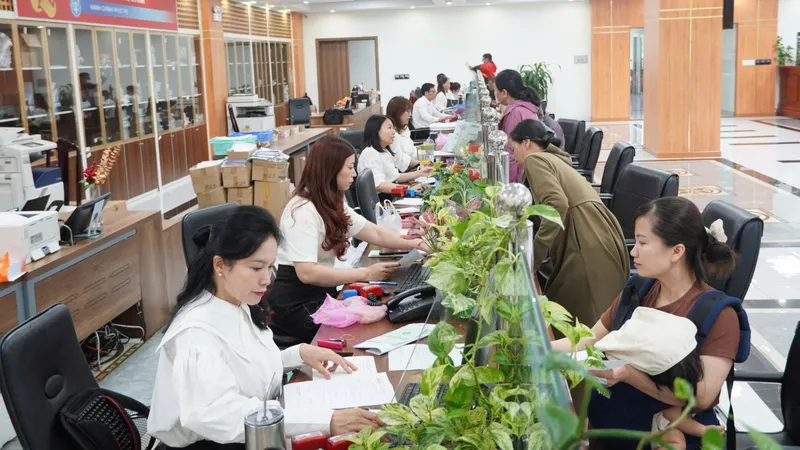 越南社保參保記錄可通過VssID、VNeID等渠道自行查詢 · 報道配圖