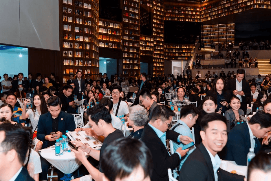 越南多家银行启动贷款降息，Vietcombank承诺年底前至少降2个百分点 · 报道配图