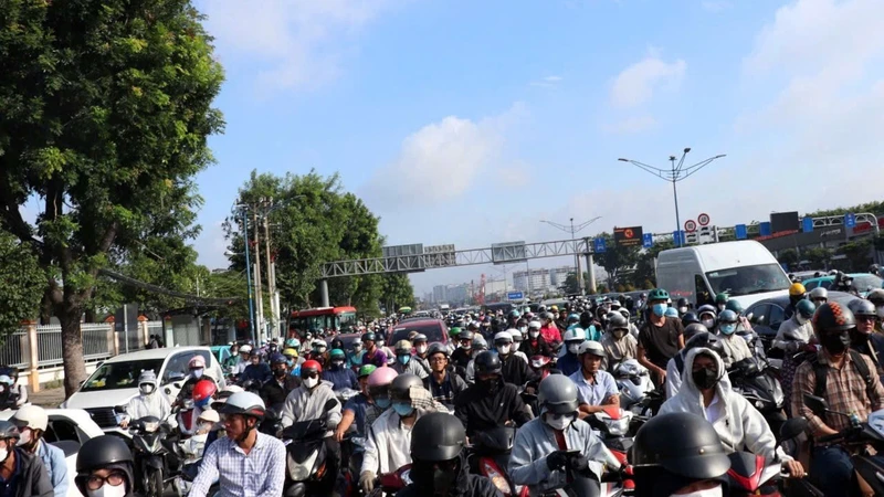 胡志明市确定28处交通拥堵风险点，拟分阶段至2030年治理 · 报道配图